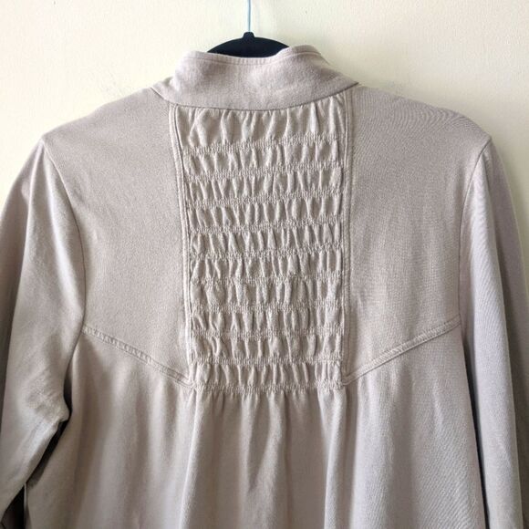 Chico's Zenergy Full Zip 3/4 Sleeve Jacket Pocket Ruffle Pleated Size Large - Picture 6 of 6